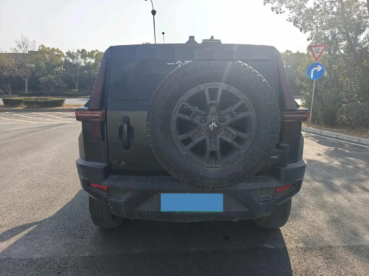 2023 M Hero 917 REEV 197HP 2AT REEV 65.8KWH,autocango,china used car exporter,china ev exporter,chinese used car exporter,chinese used ev exporter