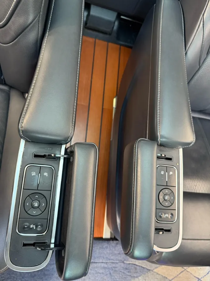 2021 GAC Trumpchi M8 2.0T 252HP L4 8AT,autocango,china used car exporter,china ev exporter,chinese used car exporter,chinese used ev exporter