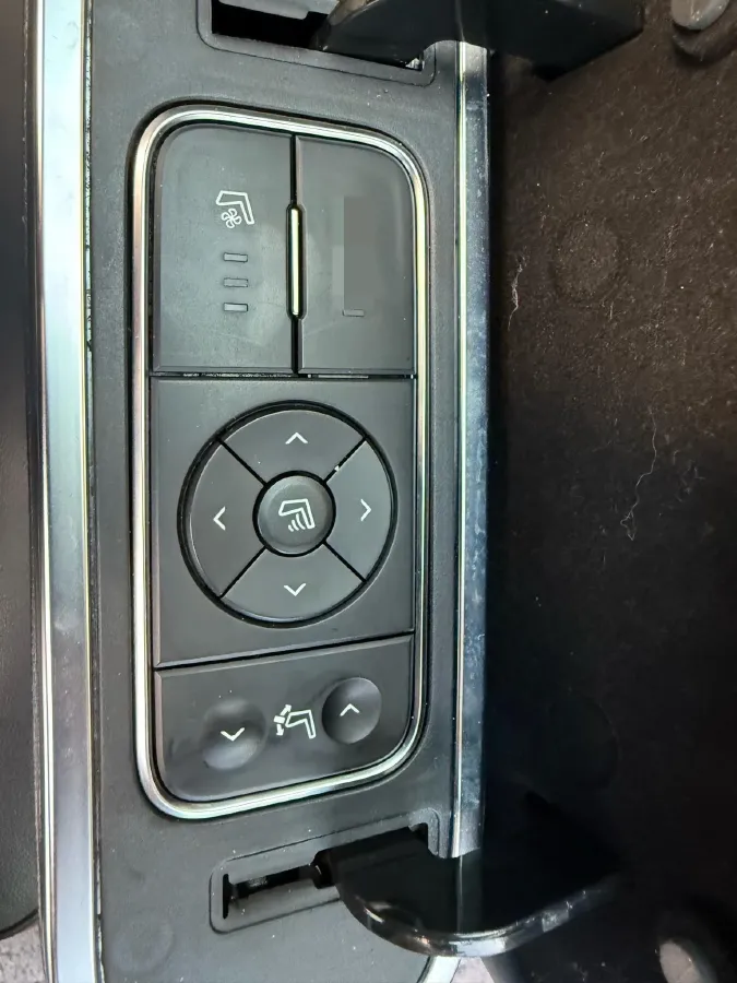 2021 GAC Trumpchi M8 2.0T 252HP L4 8AT,autocango,china used car exporter,china ev exporter,chinese used car exporter,chinese used ev exporter