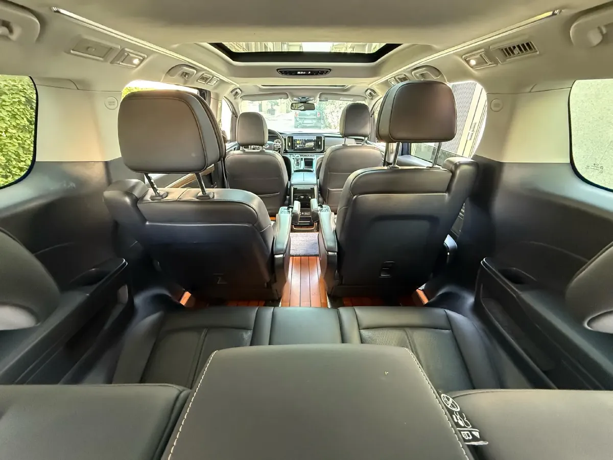 2021 GAC Trumpchi M8 2.0T 252HP L4 8AT,autocango,china used car exporter,china ev exporter,chinese used car exporter,chinese used ev exporter