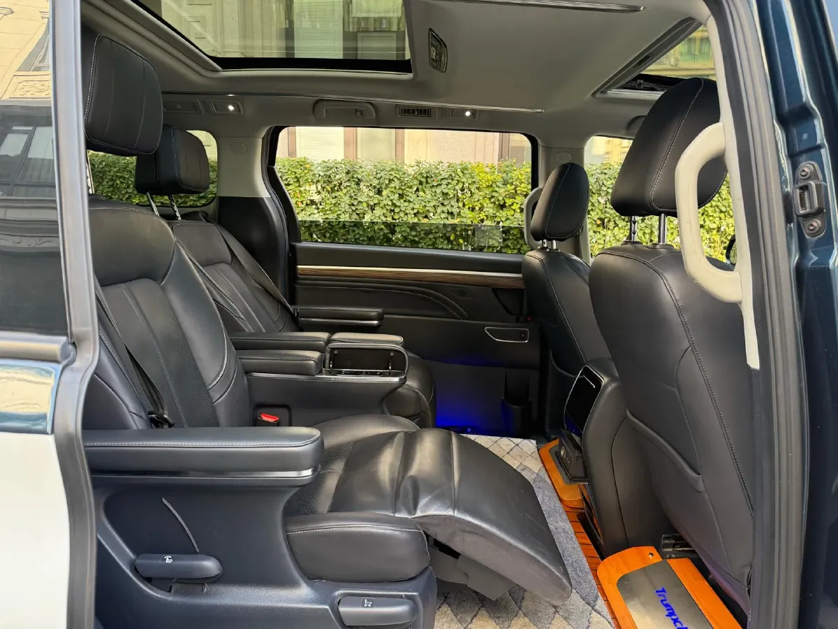 2021 GAC Trumpchi M8 2.0T 252HP L4 8AT,autocango,china used car exporter,china ev exporter,chinese used car exporter,chinese used ev exporter