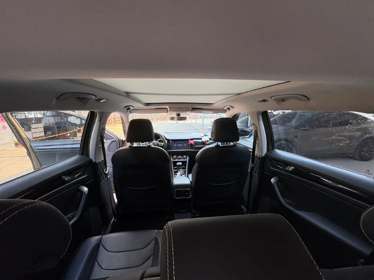 2018 Skoda Kodiak 1.8T 180HP L4 7DCT,autocango,china used car exporter,china ev exporter,chinese used car exporter,chinese used ev exporter