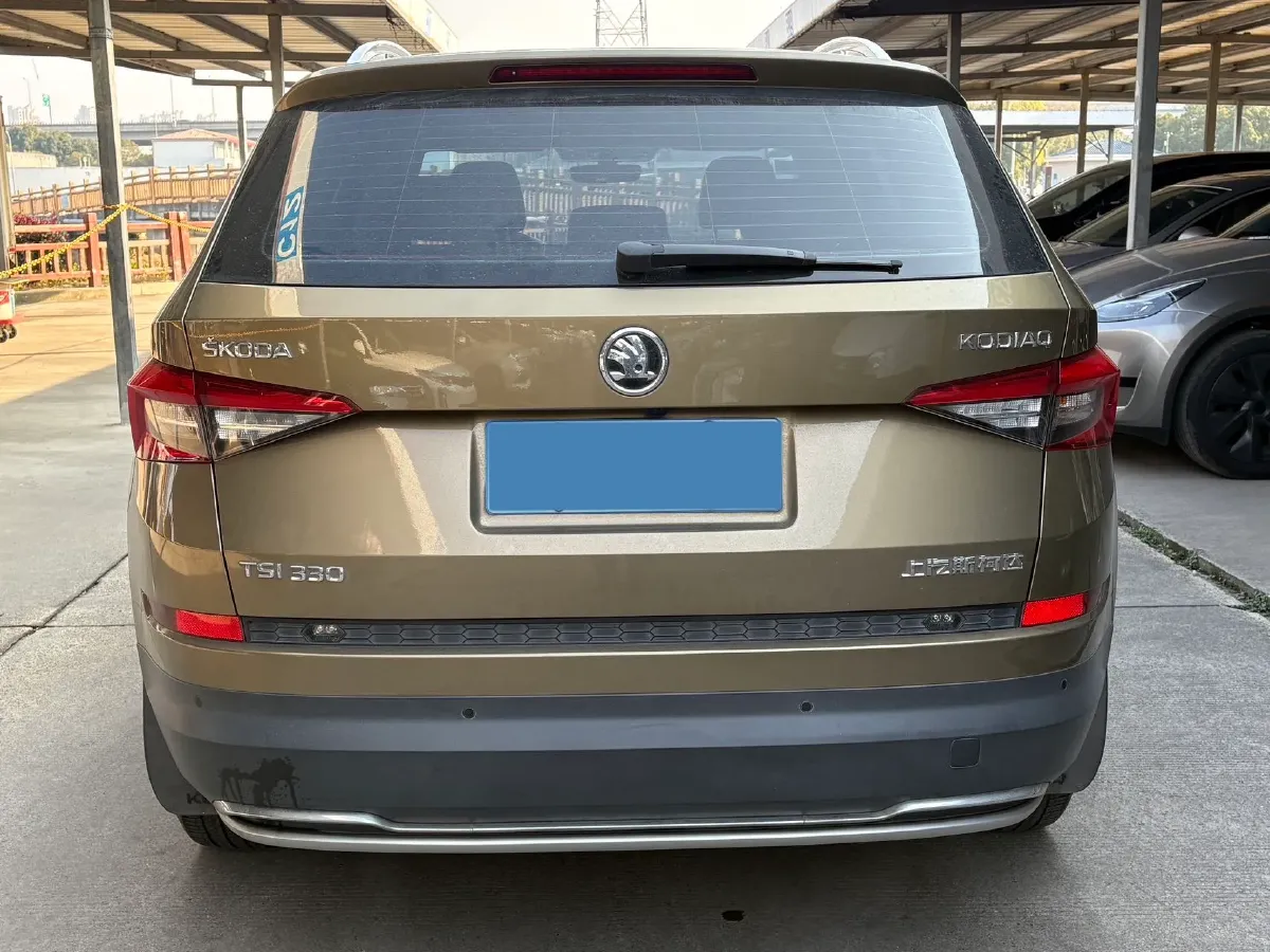 2018 Skoda Kodiak 1.8T 180HP L4 7DCT,autocango,china used car exporter,china ev exporter,chinese used car exporter,chinese used ev exporter