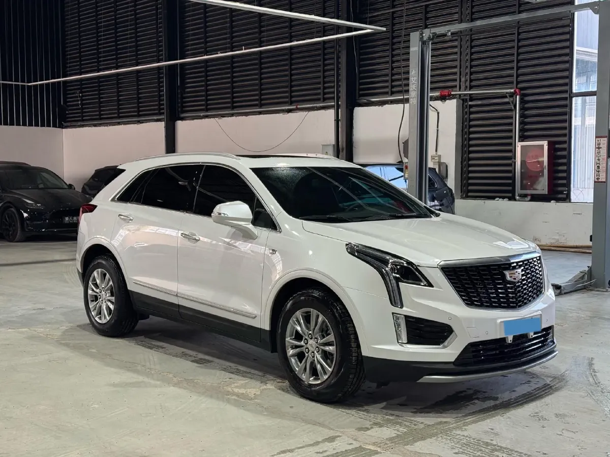 2022 Cadillac XT5 2.0T 237HP L4 9AT,autocango,china used car exporter,china ev exporter,chinese used car exporter,chinese used ev exporter