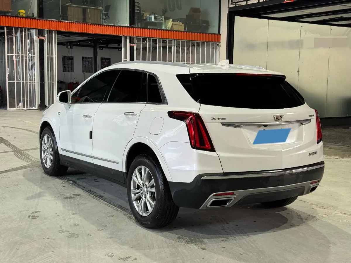 2022 Cadillac XT5 2.0T 237HP L4 9AT,autocango,china used car exporter,china ev exporter,chinese used car exporter,chinese used ev exporter
