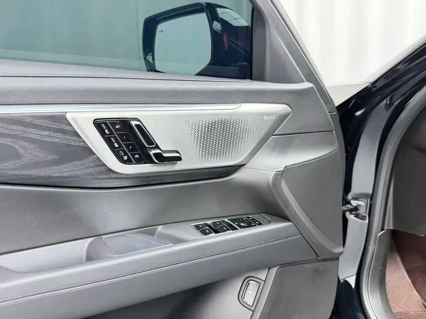 2023 Cadillac CT6 2.0T 237HP L4 10AT,autocango,china used car exporter,china ev exporter,chinese used car exporter,chinese used ev exporter