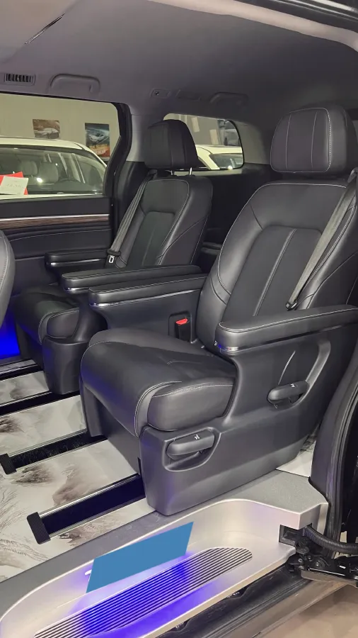 2021 GAC Trumpchi M8 2.0T 252HP L4 8AT,autocango,china used car exporter,china ev exporter,chinese used car exporter,chinese used ev exporter