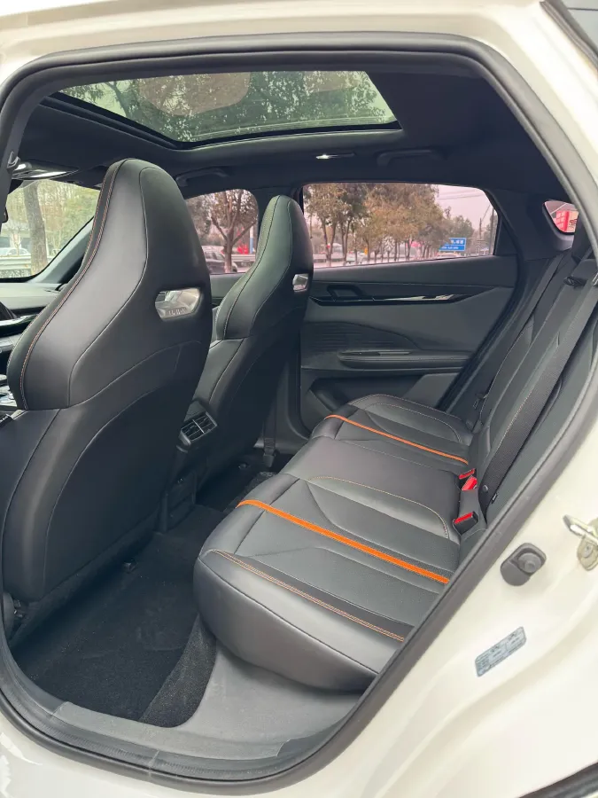 2024 ChangAn UNI-V 1.5T 188HP L4 7DCT,autocango,china used car exporter,china ev exporter,chinese used car exporter,chinese used ev exporter