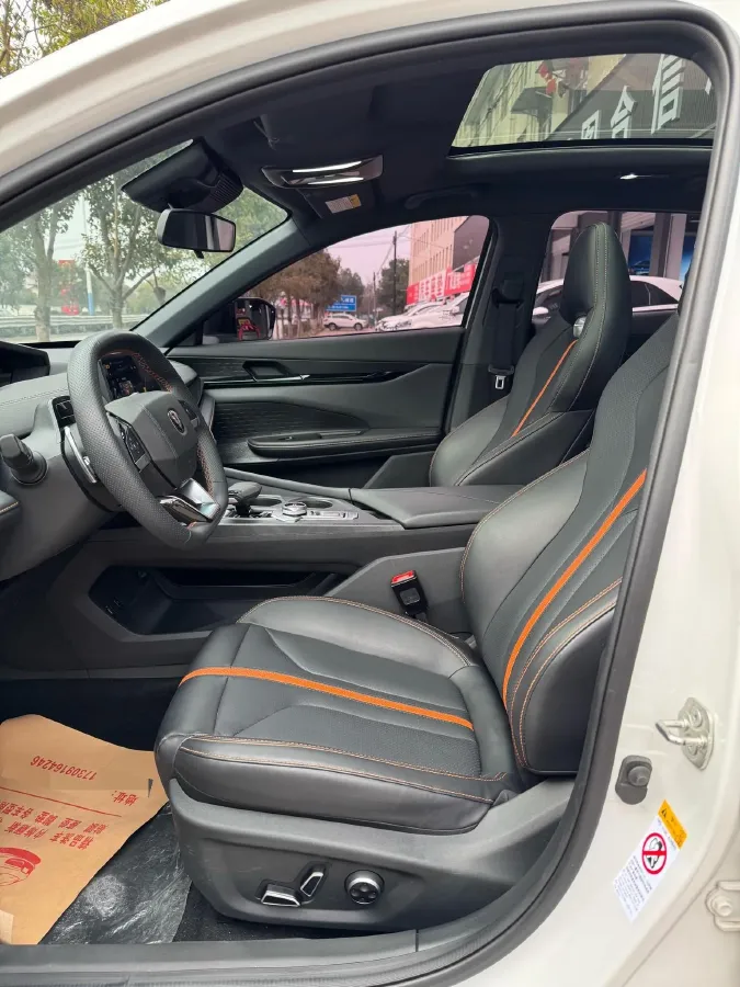 2024 ChangAn UNI-V 1.5T 188HP L4 7DCT,autocango,china used car exporter,china ev exporter,chinese used car exporter,chinese used ev exporter