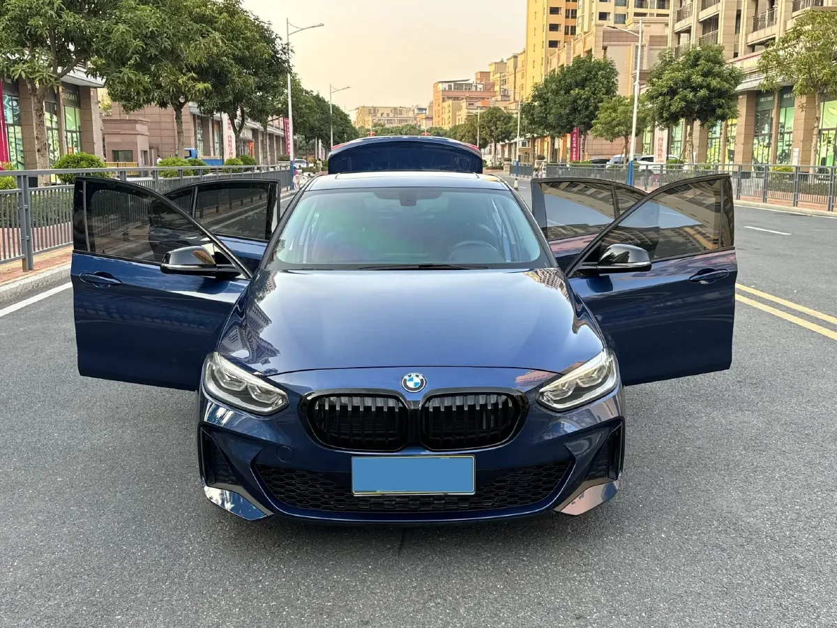 2021 BMW 1 Series 1.5T 140HP L3 7DCT,autocango,china used car exporter,china ev exporter,chinese used car exporter,chinese used ev exporter