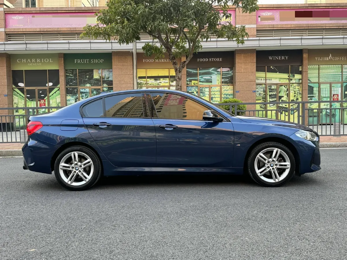 2021 BMW 1 Series 1.5T 140HP L3 7DCT,autocango,china used car exporter,china ev exporter,chinese used car exporter,chinese used ev exporter