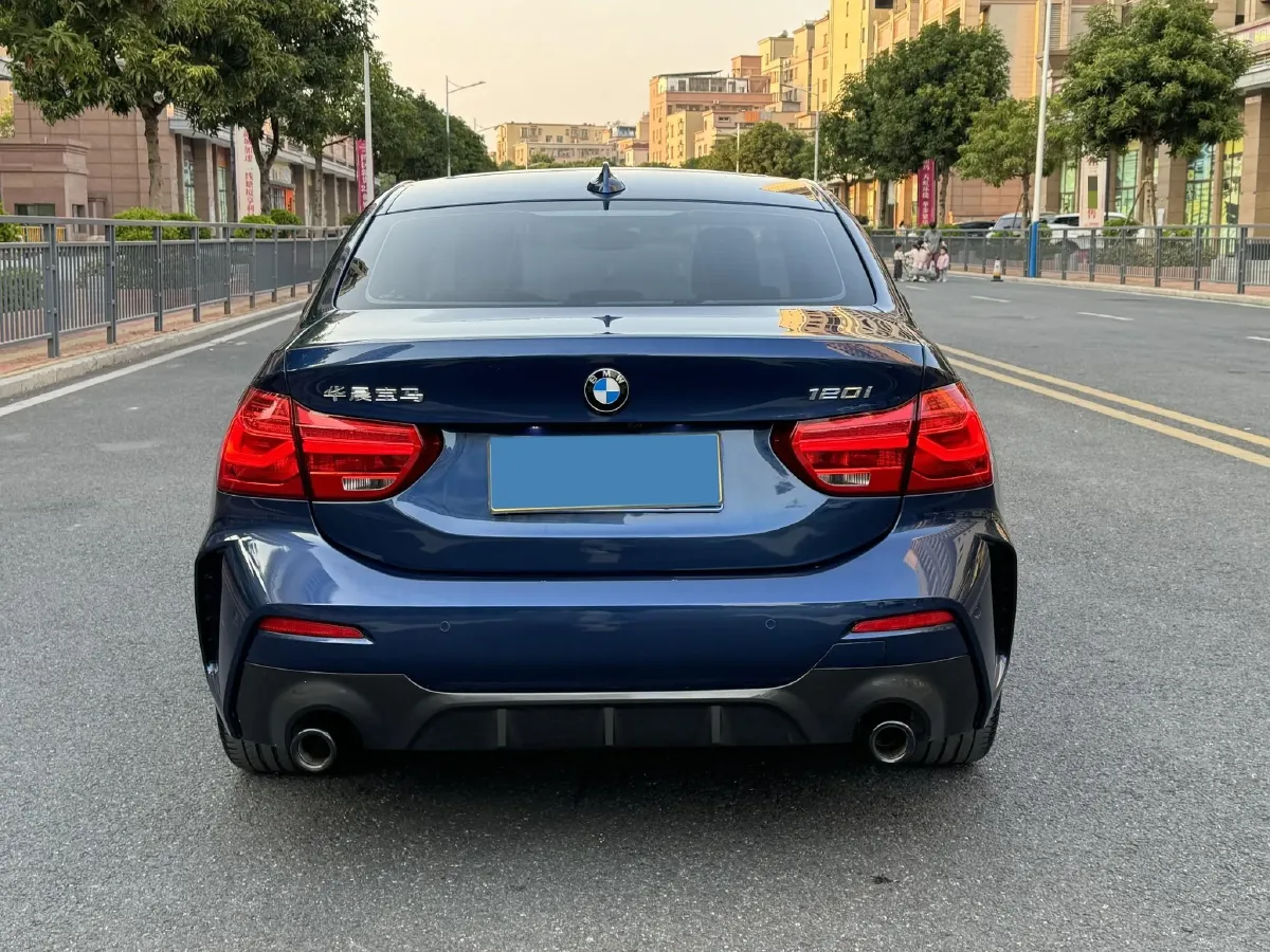 2021 BMW 1 Series 1.5T 140HP L3 7DCT,autocango,china used car exporter,china ev exporter,chinese used car exporter,chinese used ev exporter