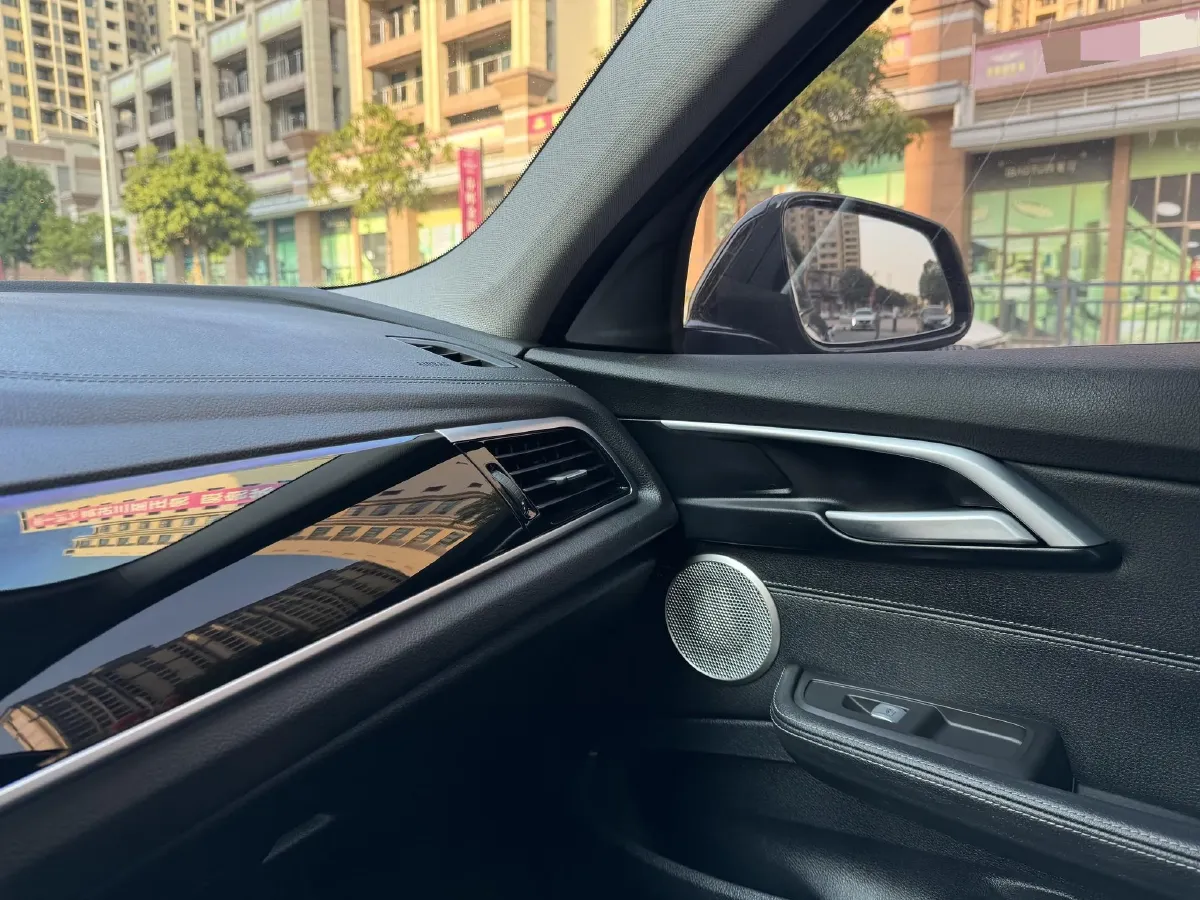 2021 BMW 1 Series 1.5T 140HP L3 7DCT,autocango,china used car exporter,china ev exporter,chinese used car exporter,chinese used ev exporter