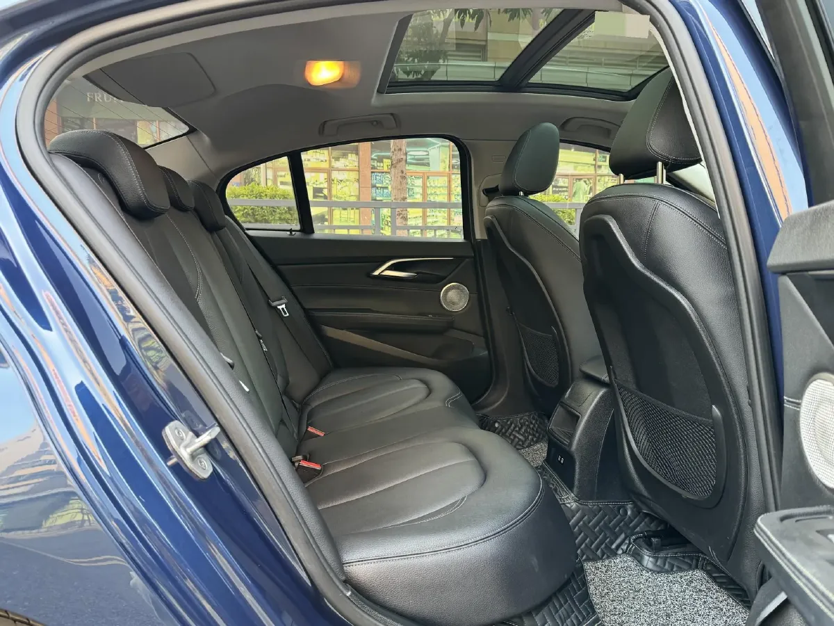 2021 BMW 1 Series 1.5T 140HP L3 7DCT,autocango,china used car exporter,china ev exporter,chinese used car exporter,chinese used ev exporter