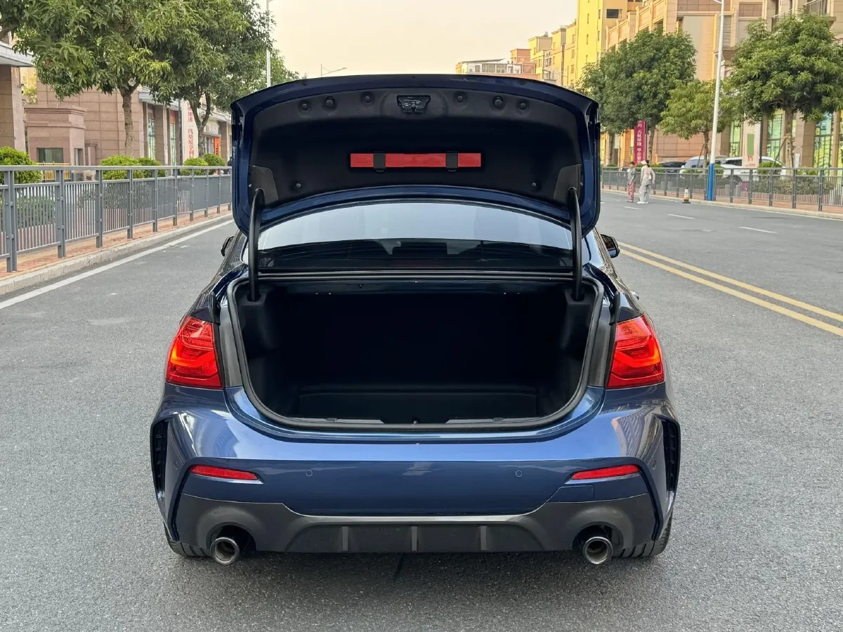 2021 BMW 1 Series 1.5T 140HP L3 7DCT,autocango,china used car exporter,china ev exporter,chinese used car exporter,chinese used ev exporter