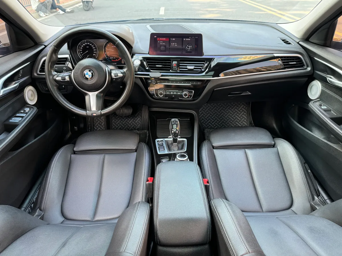 2021 BMW 1 Series 1.5T 140HP L3 7DCT,autocango,china used car exporter,china ev exporter,chinese used car exporter,chinese used ev exporter