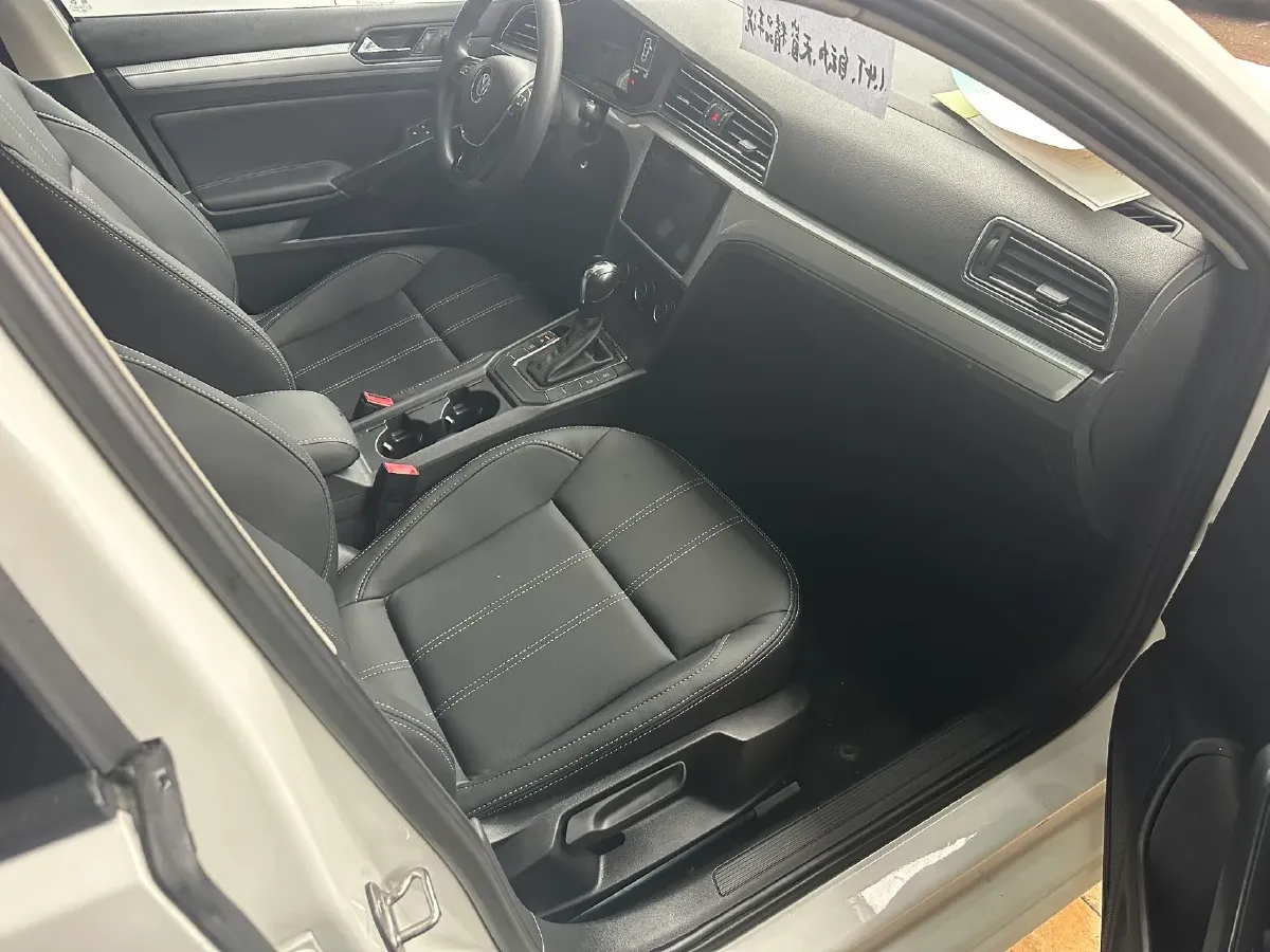 2019 Volkswagen T-Cross 1.4T 150HP L4 7DCT,autocango,china used car exporter,china ev exporter,chinese used car exporter,chinese used ev exporter