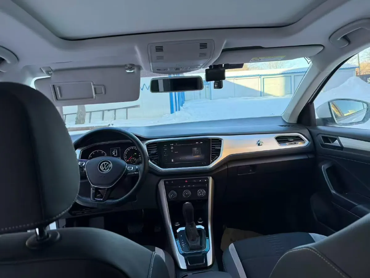2022 Volkswagen T-Roc 1.4T 150HP L4 7DCT,autocango,china used car exporter,china ev exporter,chinese used car exporter,chinese used ev exporter