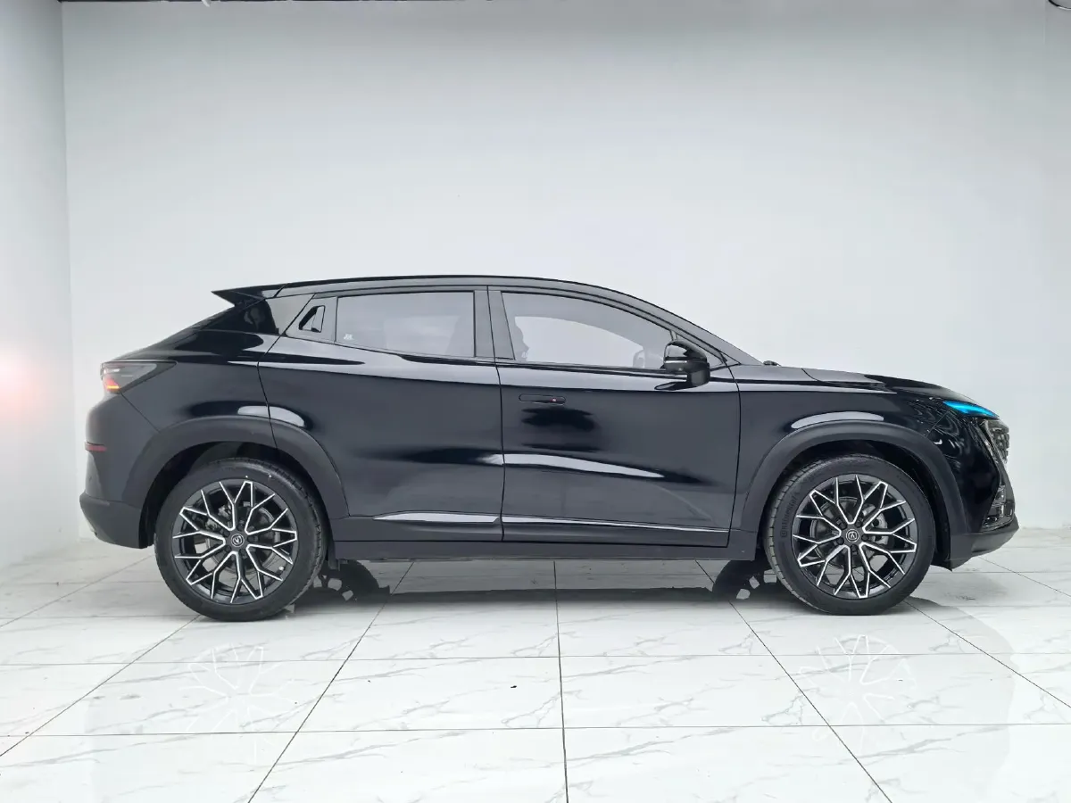 2022 ChangAn UNI-T 1.5T 188HP L4 7DCT,autocango,china used car exporter,china ev exporter,chinese used car exporter,chinese used ev exporter