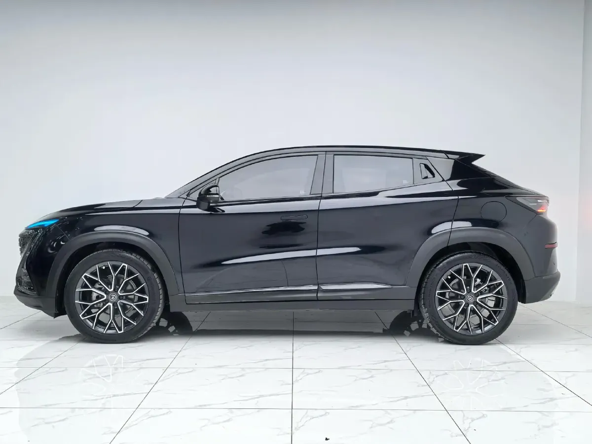 2022 ChangAn UNI-T 1.5T 188HP L4 7DCT,autocango,china used car exporter,china ev exporter,chinese used car exporter,chinese used ev exporter