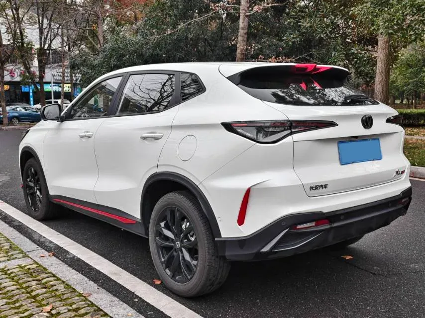 2024 ChangAn X5 PLUS 1.5T 188HP L4 7DCT,autocango,china used car exporter,china ev exporter,chinese used car exporter,chinese used ev exporter