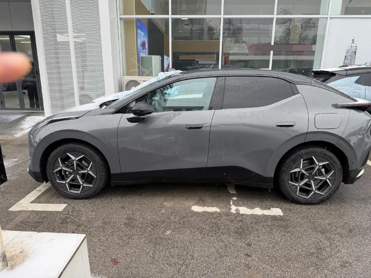 2025 Dongfeng Z9 2.0T 258HP L4 8AT,autocango,china used car exporter,china ev exporter,chinese used car exporter,chinese used ev exporter