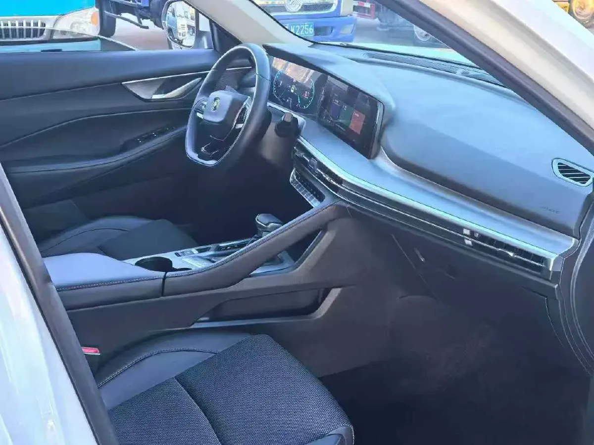 2023 ChangAn CS35 Plus 1.4T 160HP L4 7DCT,autocango,china used car exporter,china ev exporter,chinese used car exporter,chinese used ev exporter