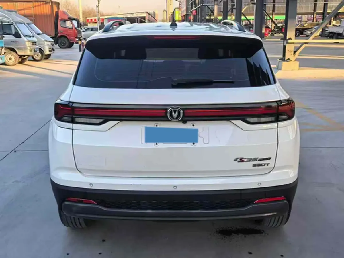 2023 ChangAn CS35 Plus 1.4T 160HP L4 7DCT,autocango,china used car exporter,china ev exporter,chinese used car exporter,chinese used ev exporter