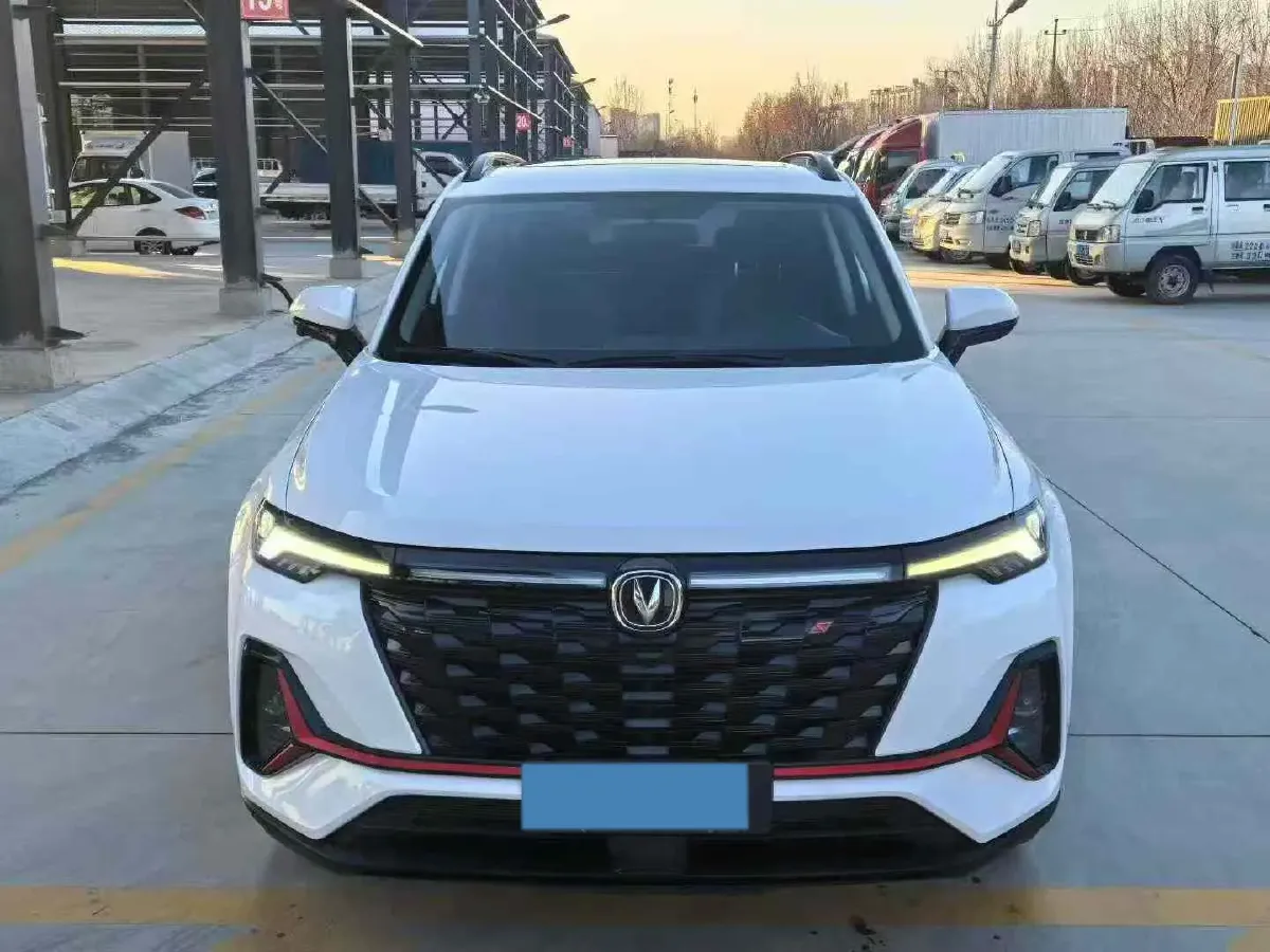 2023 ChangAn CS35 Plus 1.4T 160HP L4 7DCT,autocango,china used car exporter,china ev exporter,chinese used car exporter,chinese used ev exporter
