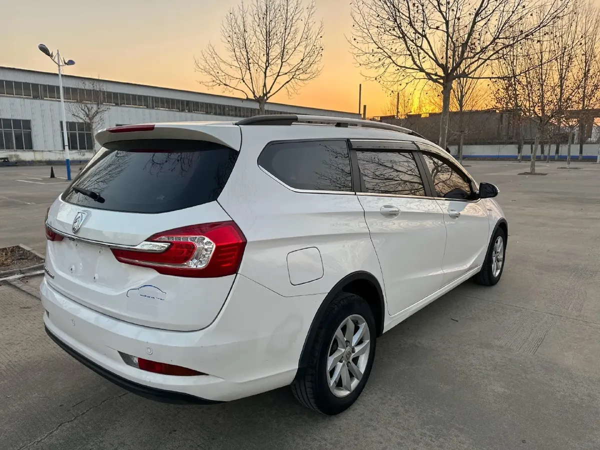 2017 BaoJun 310W 1.5L 112HP L4 6MT,autocango,china used car exporter,china ev exporter,chinese used car exporter,chinese used ev exporter