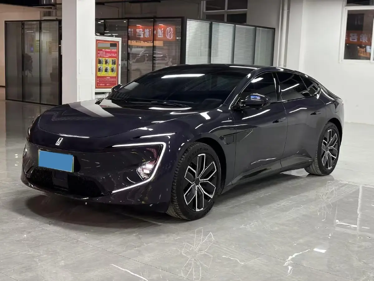 2025 Avatr 12 1.5T 156HP L4 REEV 39.05KWH