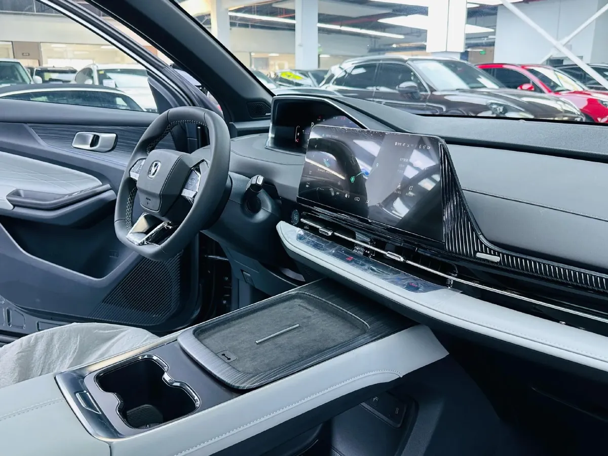 2025 ChangAn CS55PLUS PHEV 1.5L 98HP L4 E-CVT PHEV,autocango,china used car exporter,china ev exporter,chinese used car exporter,chinese used ev exporter