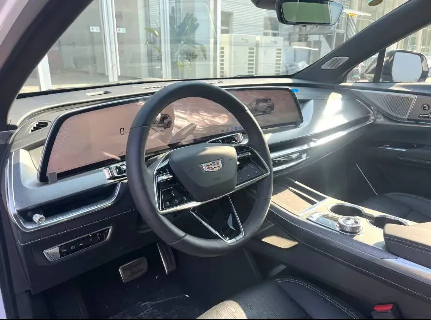 2025 Cadillac XT5 2.0T 237HP L4 9AT,autocango,china used car exporter,china ev exporter,chinese used car exporter,chinese used ev exporter