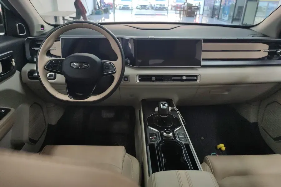 2023 Geely ICON 1.5T 181HP L4 7DCT,autocango,china used car exporter,china ev exporter,chinese used car exporter,chinese used ev exporter