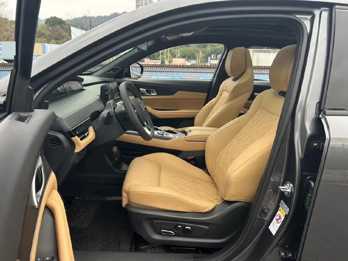 2021 ChangAn UNI-K 2.0T 233HP L4 8AT,autocango,china used car exporter,china ev exporter,chinese used car exporter,chinese used ev exporter