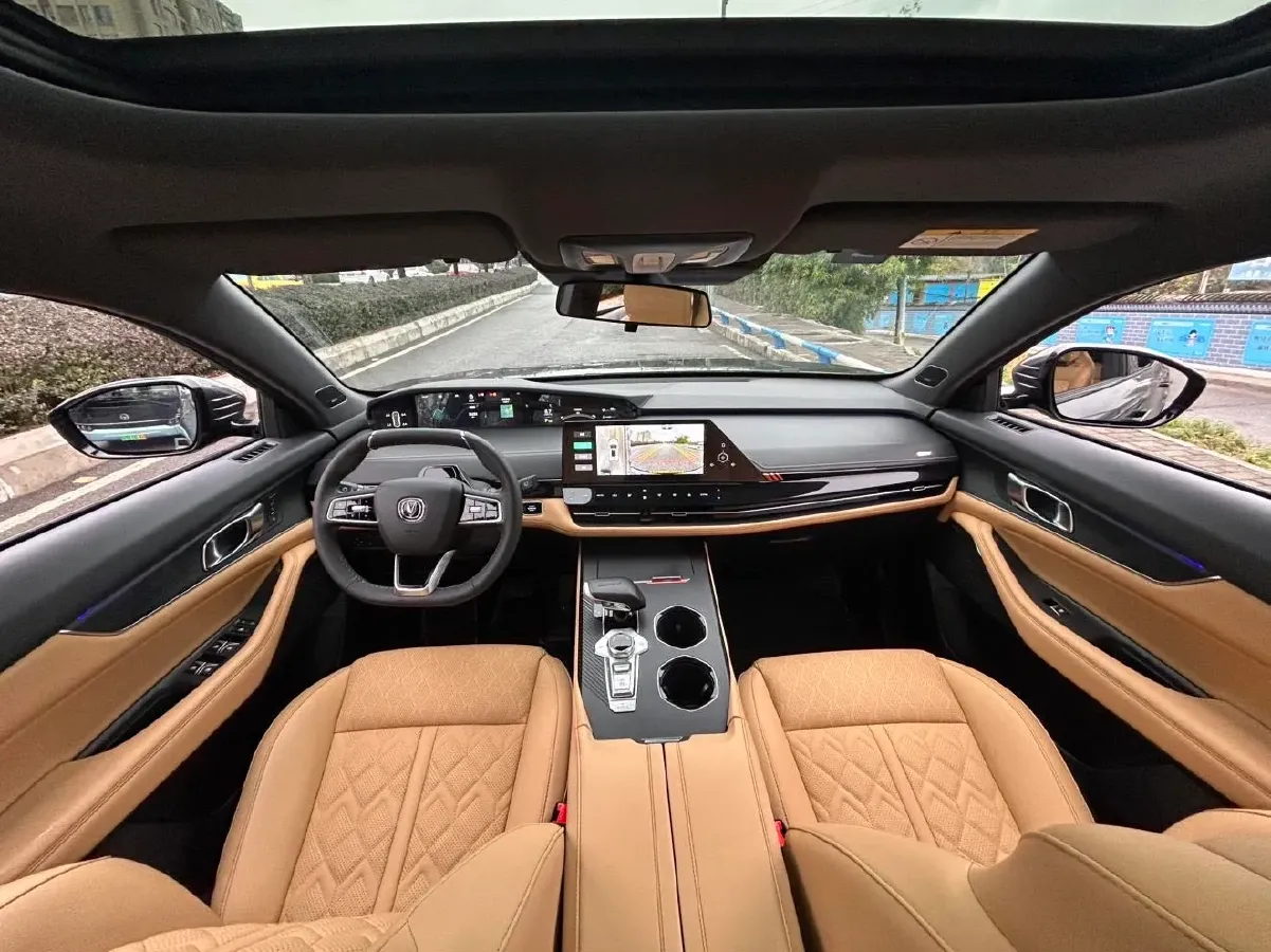 2021 ChangAn UNI-K 2.0T 233HP L4 8AT,autocango,china used car exporter,china ev exporter,chinese used car exporter,chinese used ev exporter