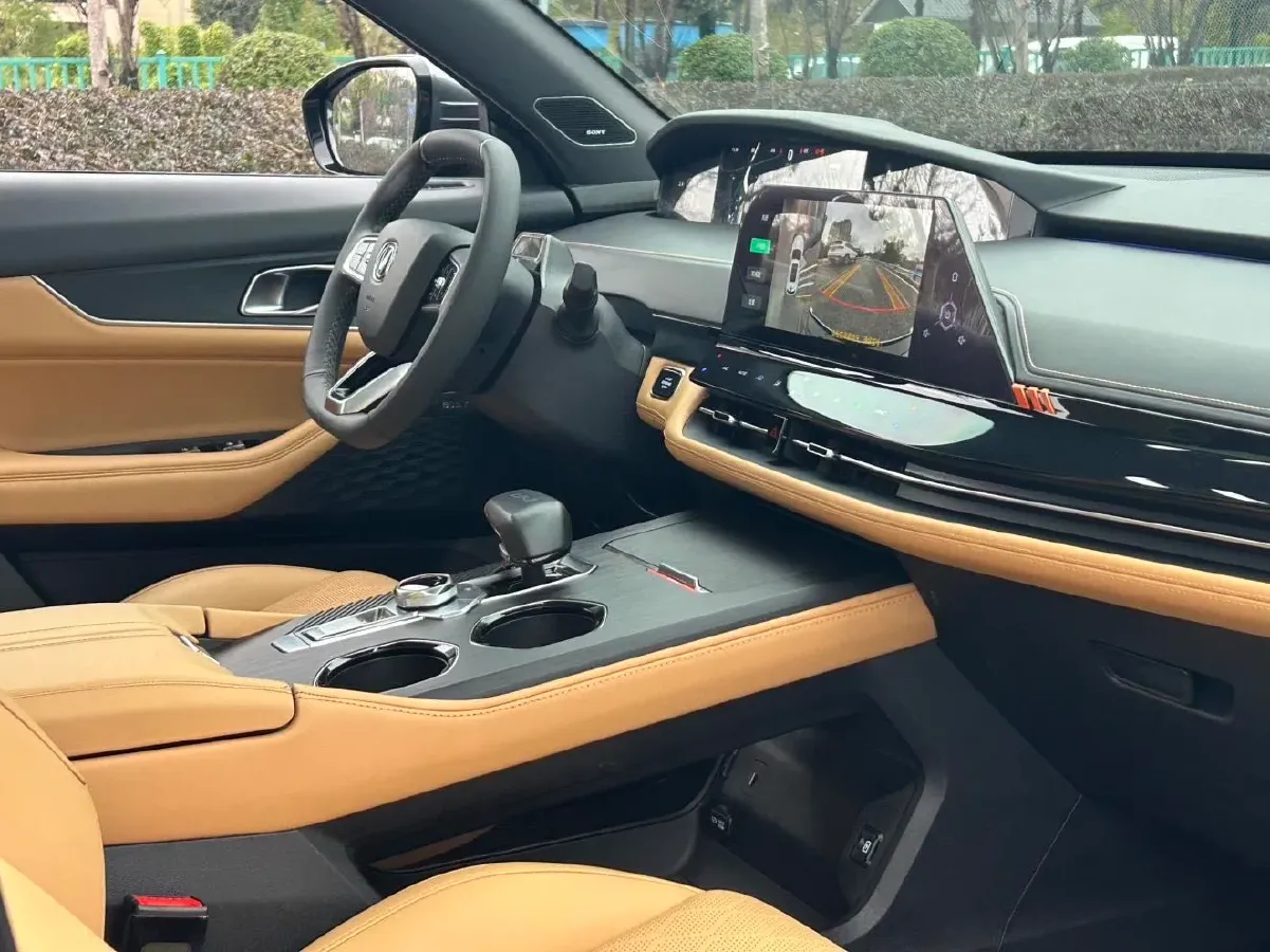 2021 ChangAn UNI-K 2.0T 233HP L4 8AT,autocango,china used car exporter,china ev exporter,chinese used car exporter,chinese used ev exporter