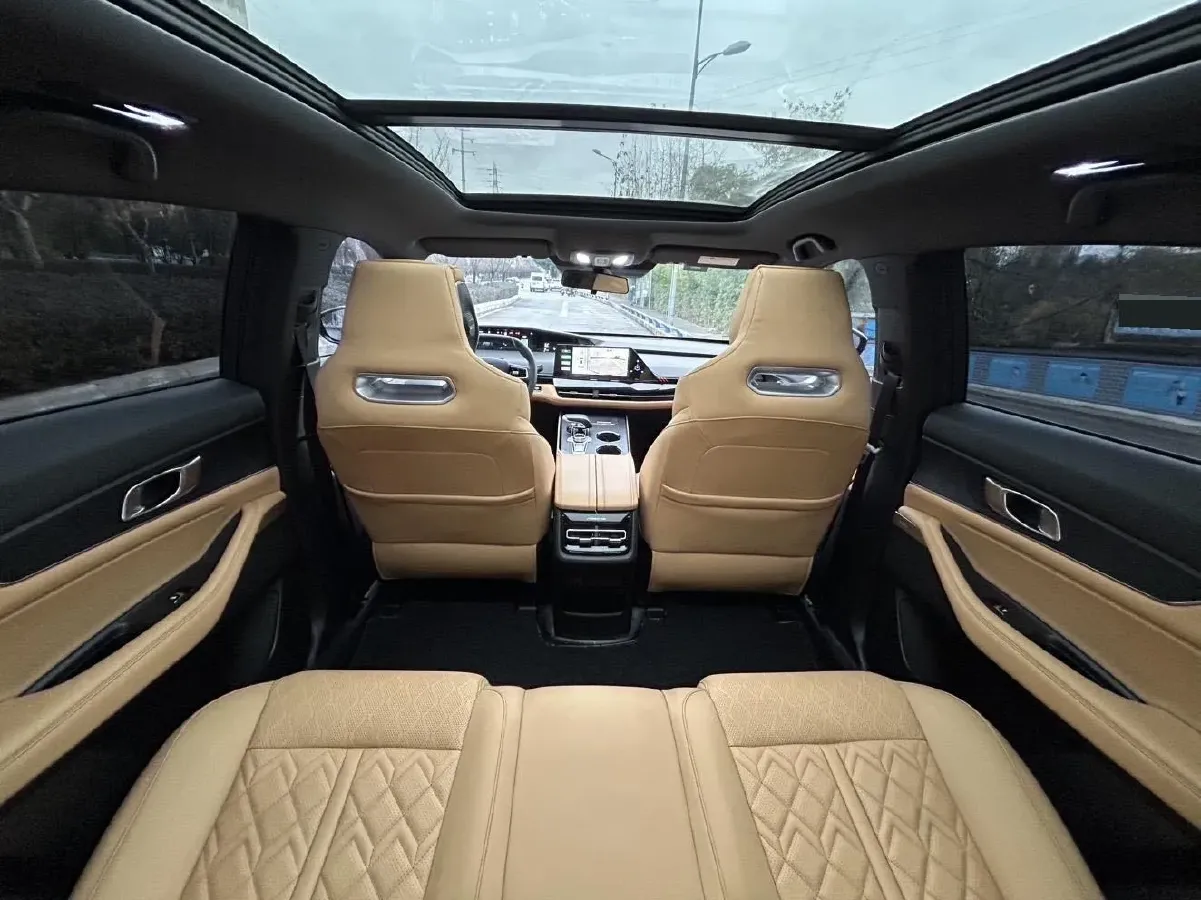 2021 ChangAn UNI-K 2.0T 233HP L4 8AT,autocango,china used car exporter,china ev exporter,chinese used car exporter,chinese used ev exporter