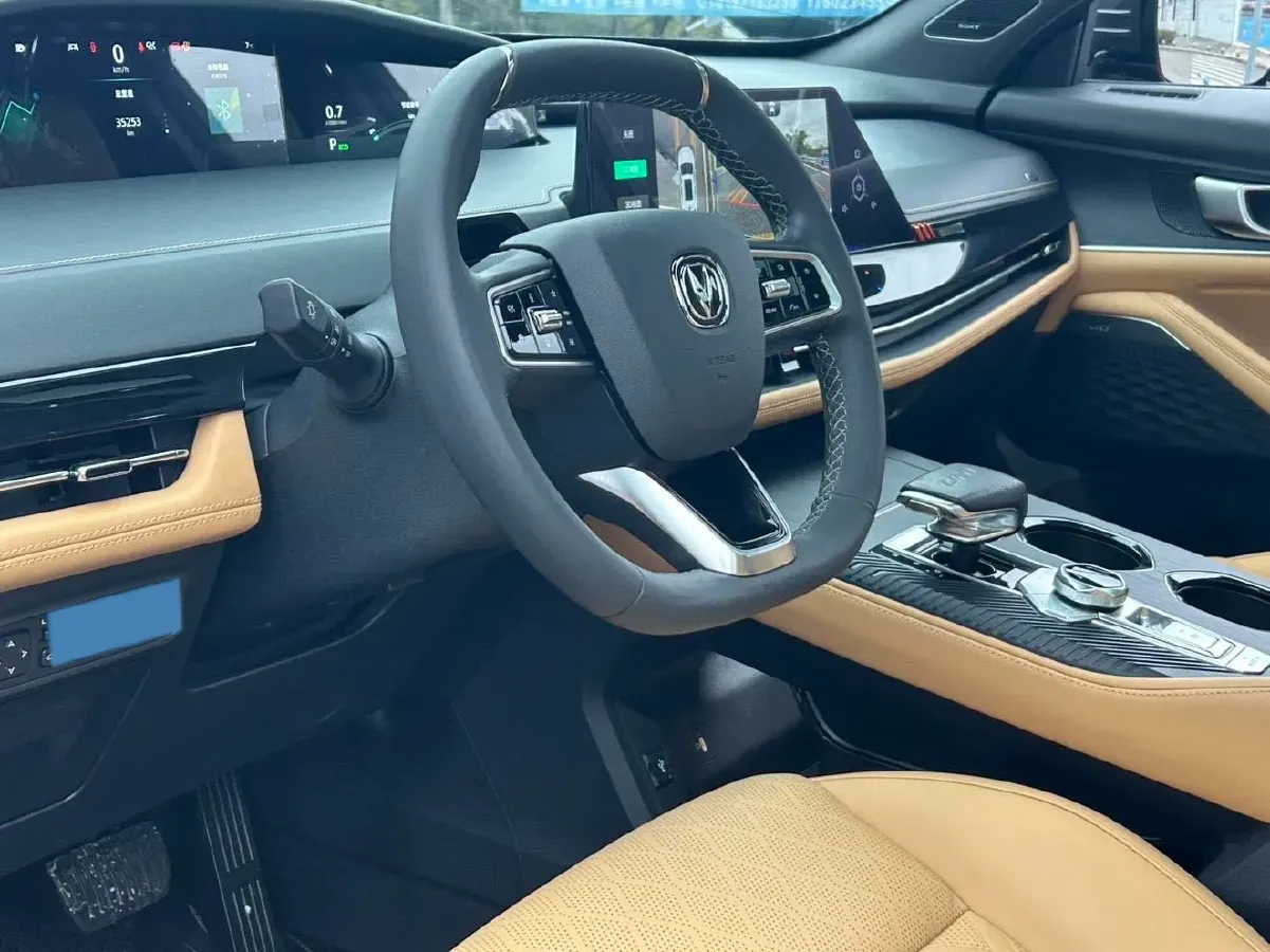 2021 ChangAn UNI-K 2.0T 233HP L4 8AT,autocango,china used car exporter,china ev exporter,chinese used car exporter,chinese used ev exporter