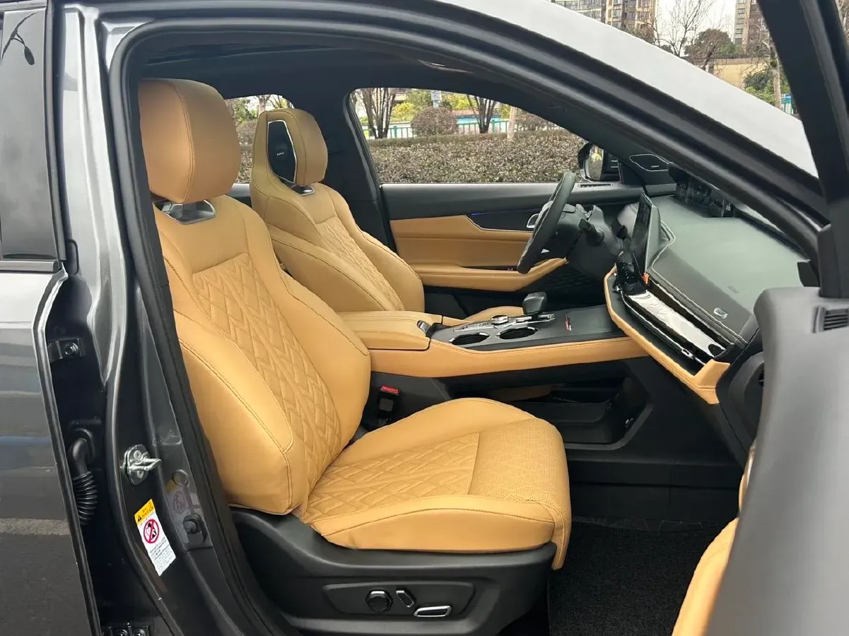 2021 ChangAn UNI-K 2.0T 233HP L4 8AT,autocango,china used car exporter,china ev exporter,chinese used car exporter,chinese used ev exporter