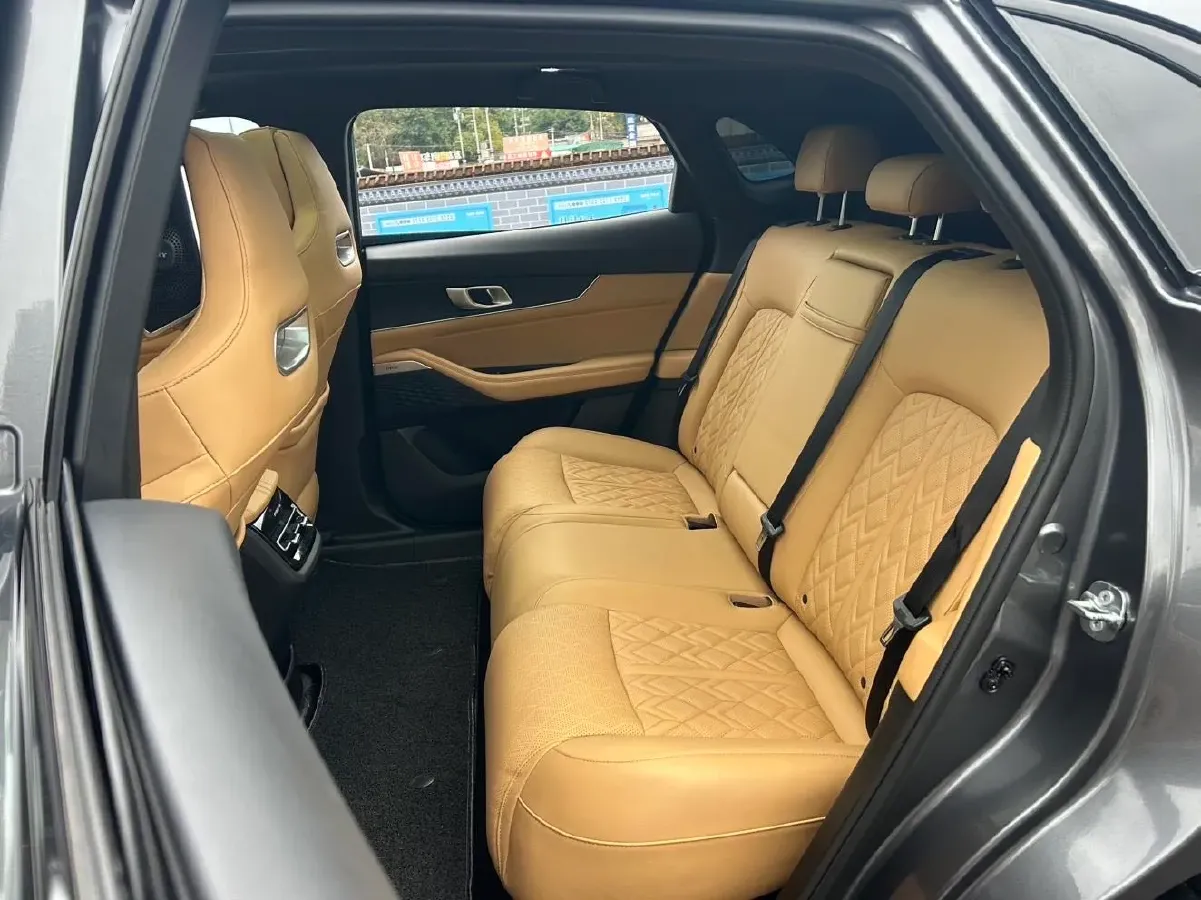 2021 ChangAn UNI-K 2.0T 233HP L4 8AT,autocango,china used car exporter,china ev exporter,chinese used car exporter,chinese used ev exporter