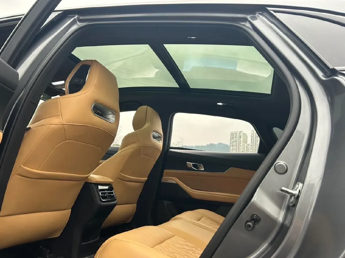 2021 ChangAn UNI-K 2.0T 233HP L4 8AT,autocango,china used car exporter,china ev exporter,chinese used car exporter,chinese used ev exporter