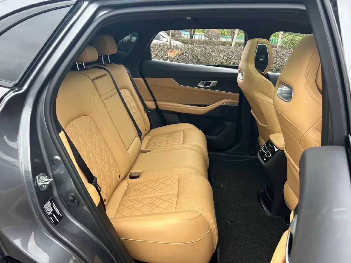 2021 ChangAn UNI-K 2.0T 233HP L4 8AT,autocango,china used car exporter,china ev exporter,chinese used car exporter,chinese used ev exporter