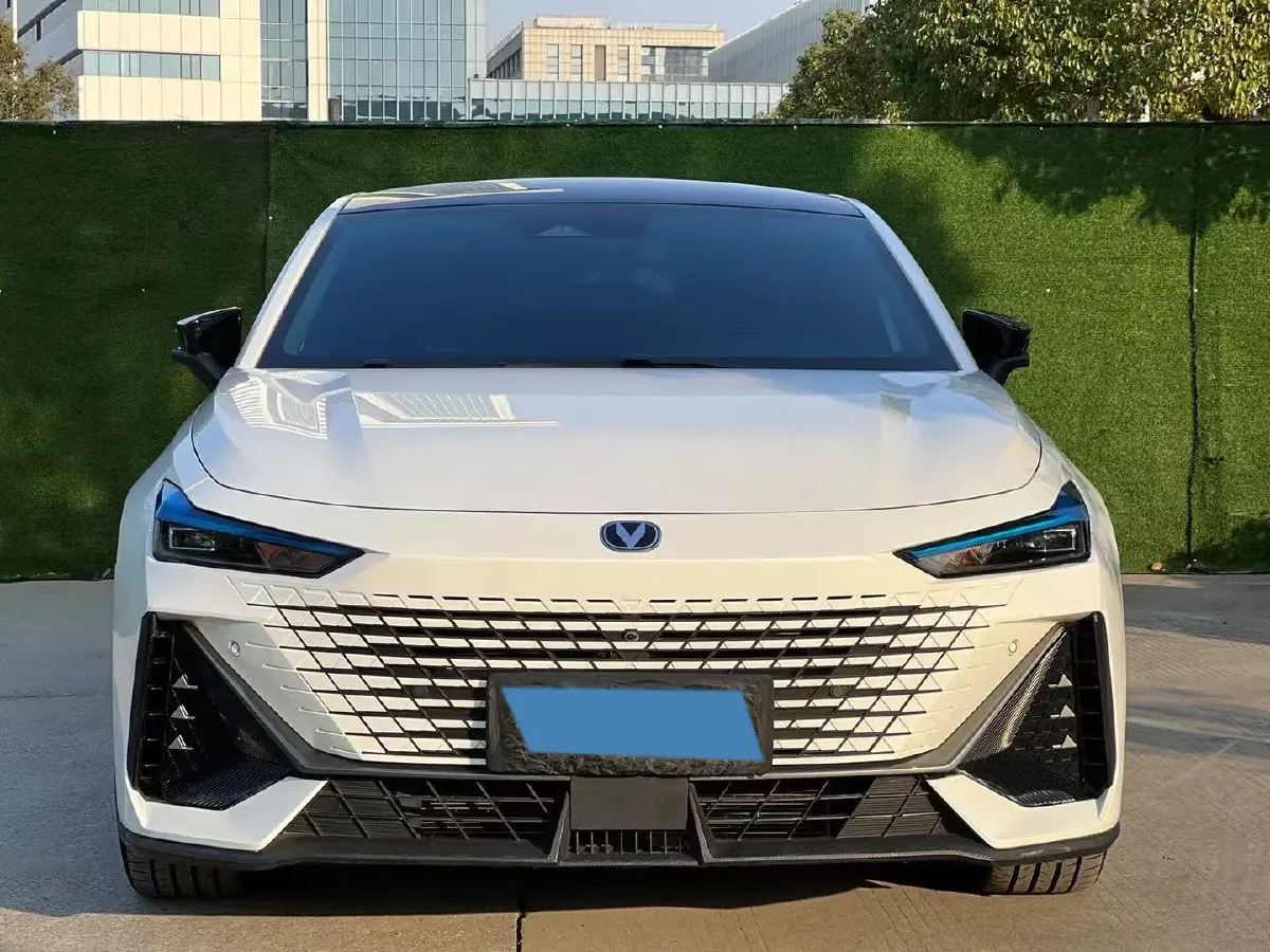 2024 ChangAn UNI-V 1.5T 188HP L4 7DCT,autocango,china used car exporter,china ev exporter,chinese used car exporter,chinese used ev exporter