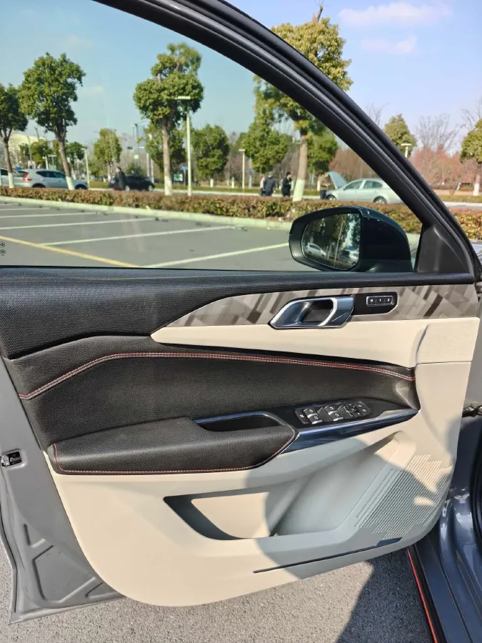 2018 Toyota C-HR 2.0L 171HP L4 CVT,autocango,china used car exporter,china ev exporter,chinese used car exporter,chinese used ev exporter