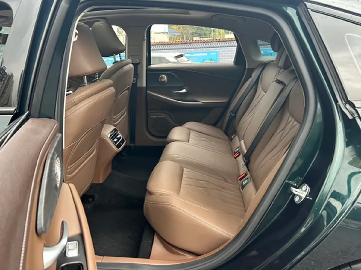 2023 Chery Arrizo 8 2.0T 254HP L4 7DCT,autocango,china used car exporter,china ev exporter,chinese used car exporter,chinese used ev exporter