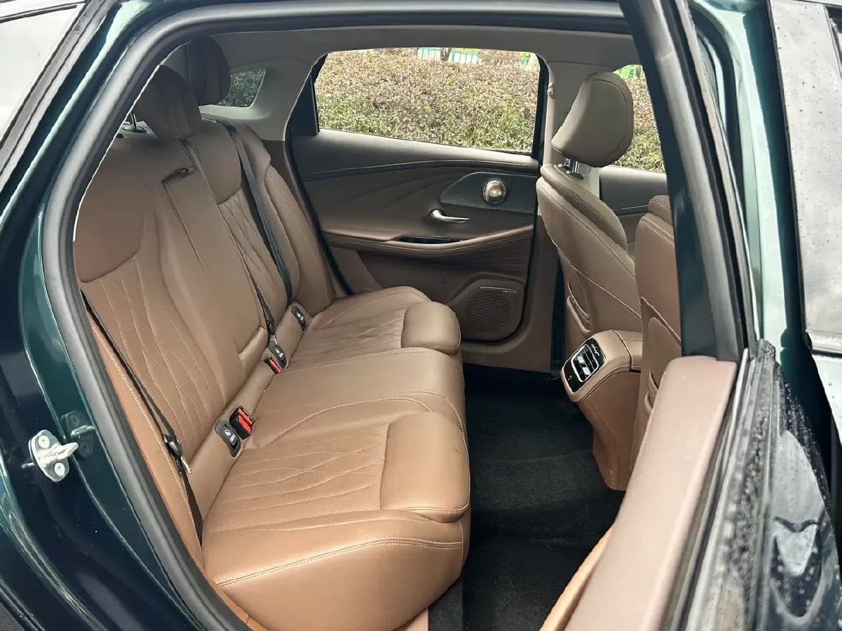 2023 Chery Arrizo 8 2.0T 254HP L4 7DCT,autocango,china used car exporter,china ev exporter,chinese used car exporter,chinese used ev exporter