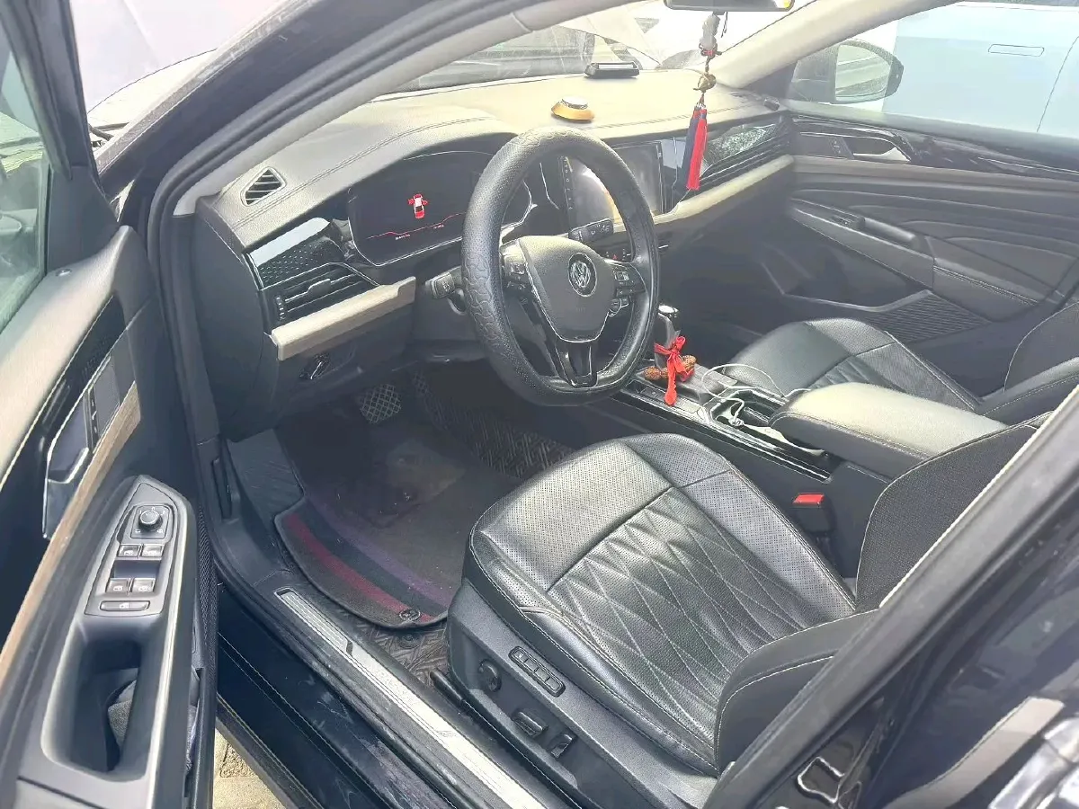 2019 Volvo V40 1.5T 152HP L4 6AT,autocango,china used car exporter,china ev exporter,chinese used car exporter,chinese used ev exporter