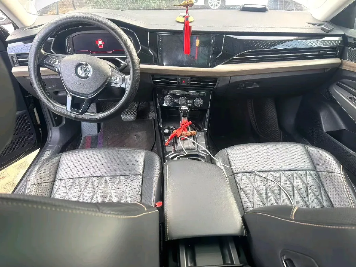 2019 Volvo V40 1.5T 152HP L4 6AT,autocango,china used car exporter,china ev exporter,chinese used car exporter,chinese used ev exporter