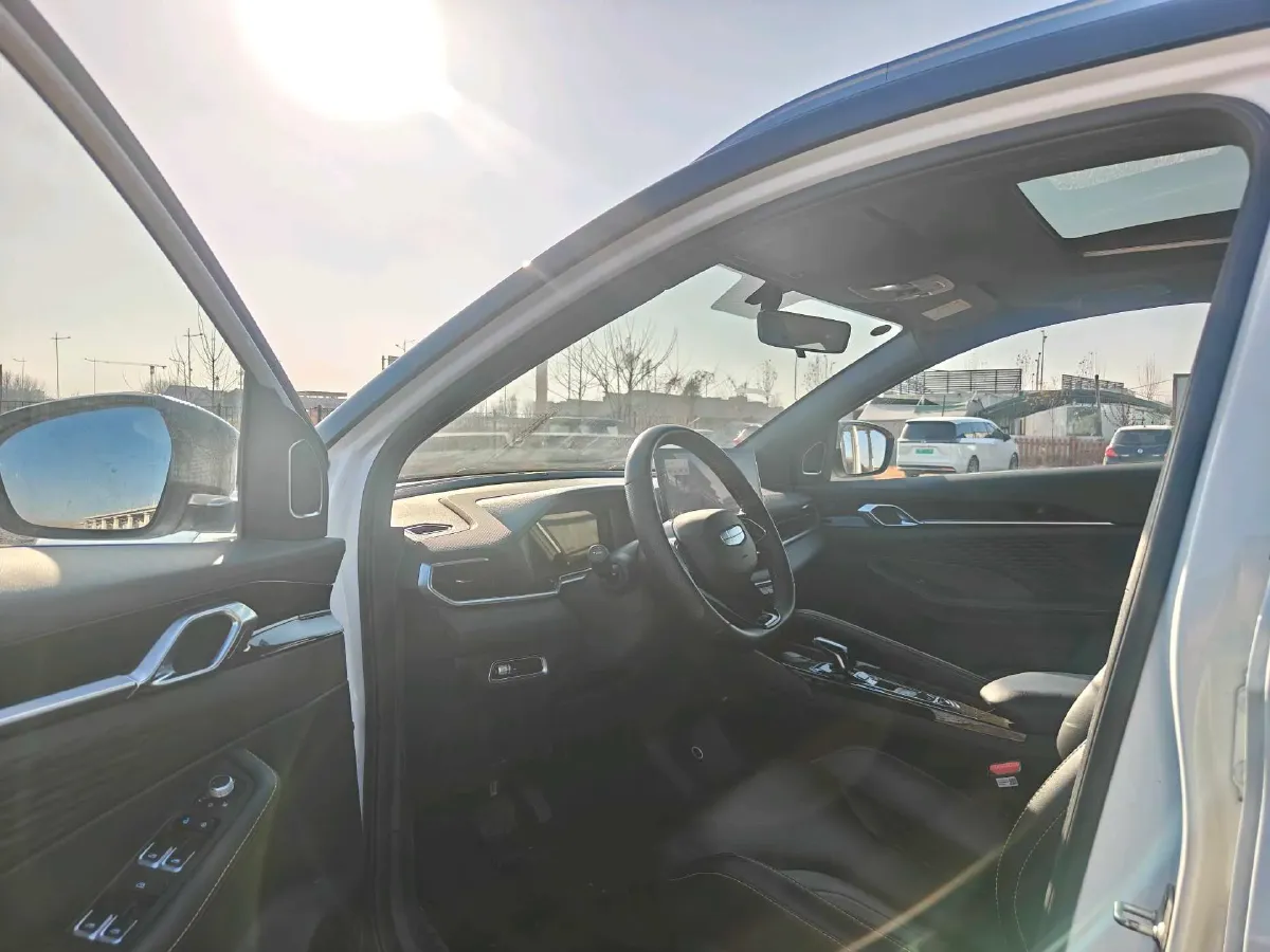 2025 Geely Coolray 1.5T 181HP L4 7DCT,autocango,china used car exporter,china ev exporter,chinese used car exporter,chinese used ev exporter